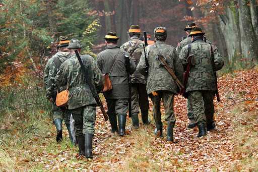 O B W I E S Z C Z E N I E w sprawie terminu i miejsca polowań zbiorowych