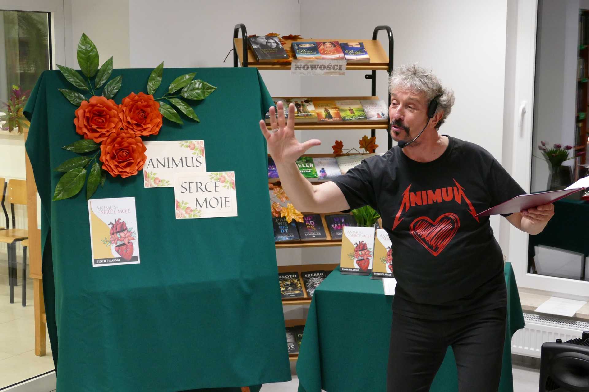 RECITAL POETYCKI W BIBLIOTECE