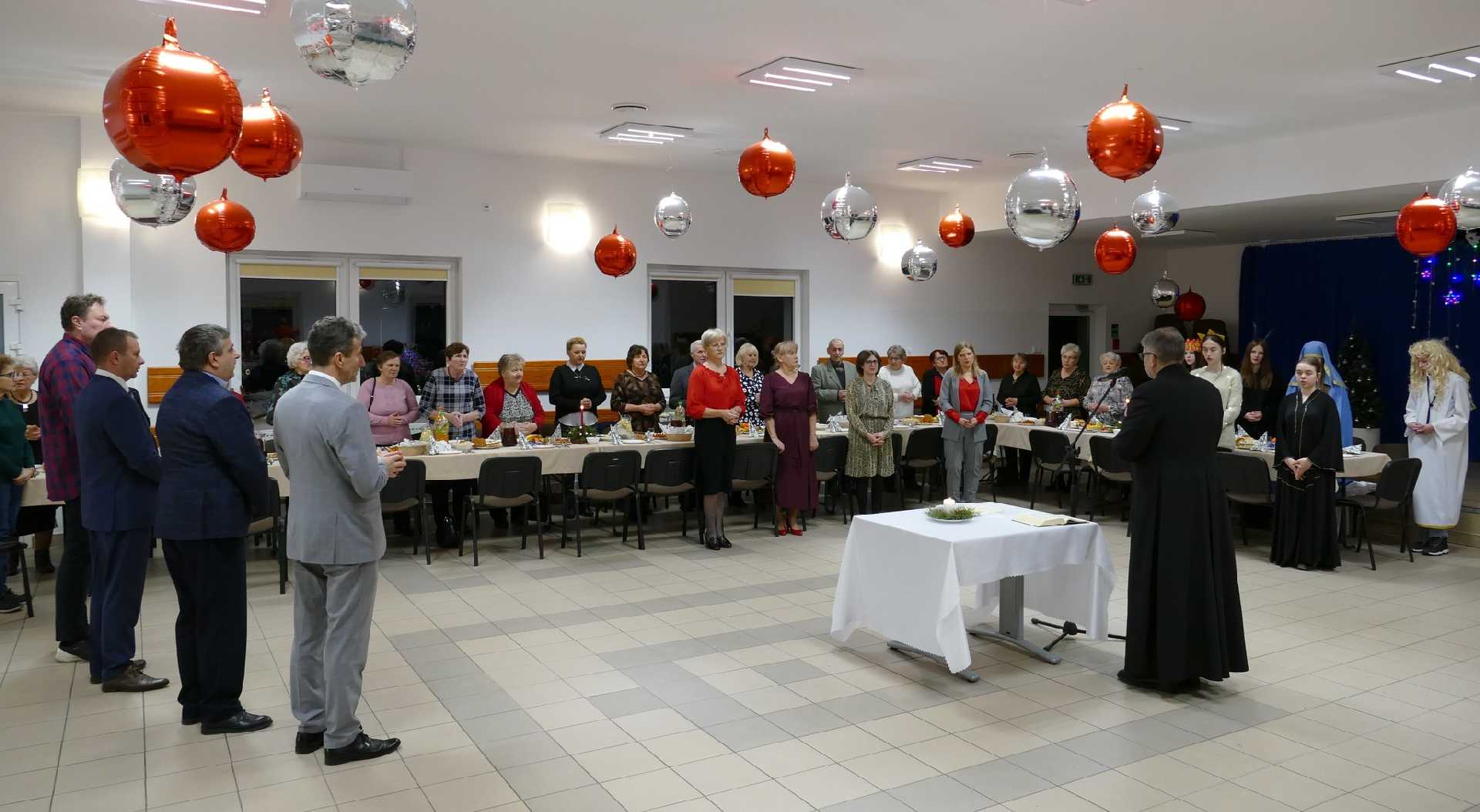 PRZY WIGILIJNYM STOLE…