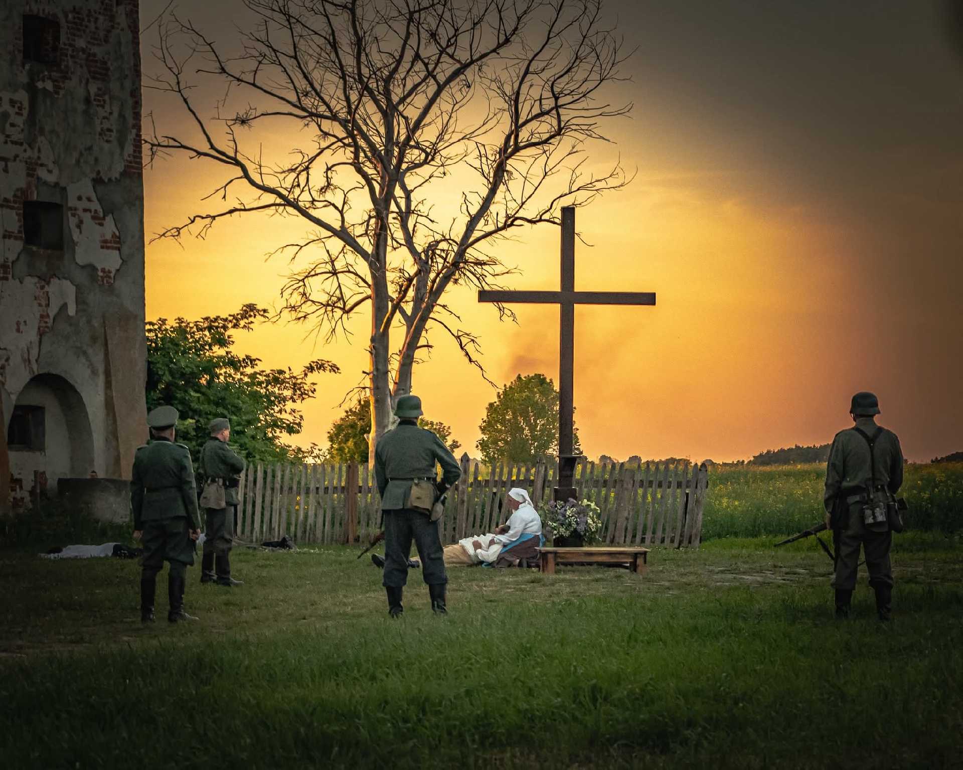 „Kto nie zna historii, ten skazany jest na jej powtórne przeżycie”- Georg Santayana